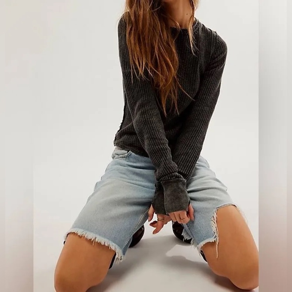 WE THE FREE - Roll with it waffle  Thermal Long Sleeve Top  Black / Charcoal  XS